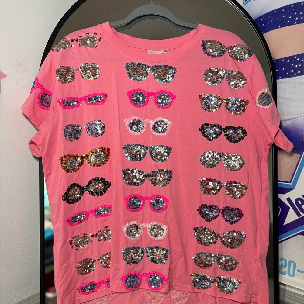 QUEEN OF SPARKLES Pink Tee with Sequin Sunglasses